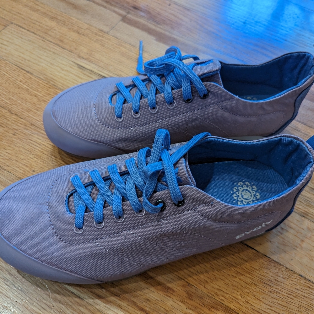 Evolv women's cruzer psyche approach shoes quail color
